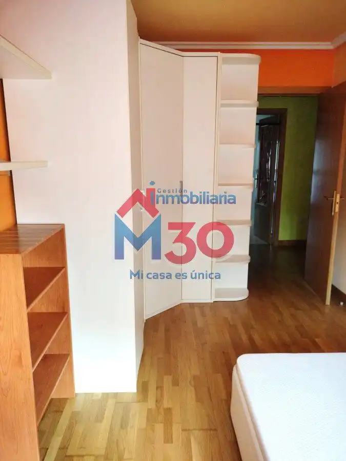 Dormitori de Apartament en venda en Miranda de Ebro amb Calefacció, Parquet i Traster