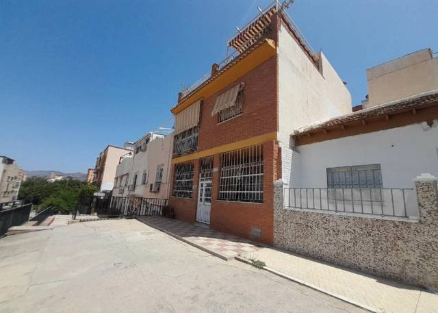 Casa-chalet en Venta en Calle San Juan Bosco en El Molinillo - Capuchinos