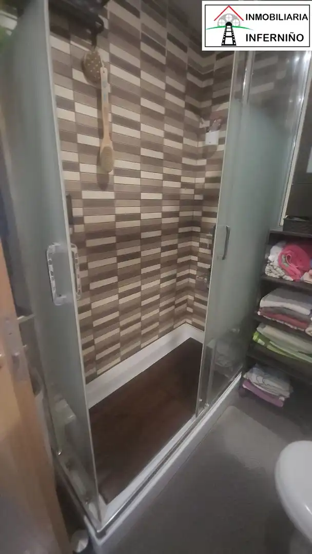Bathroom of Flat for sale in Ferrol