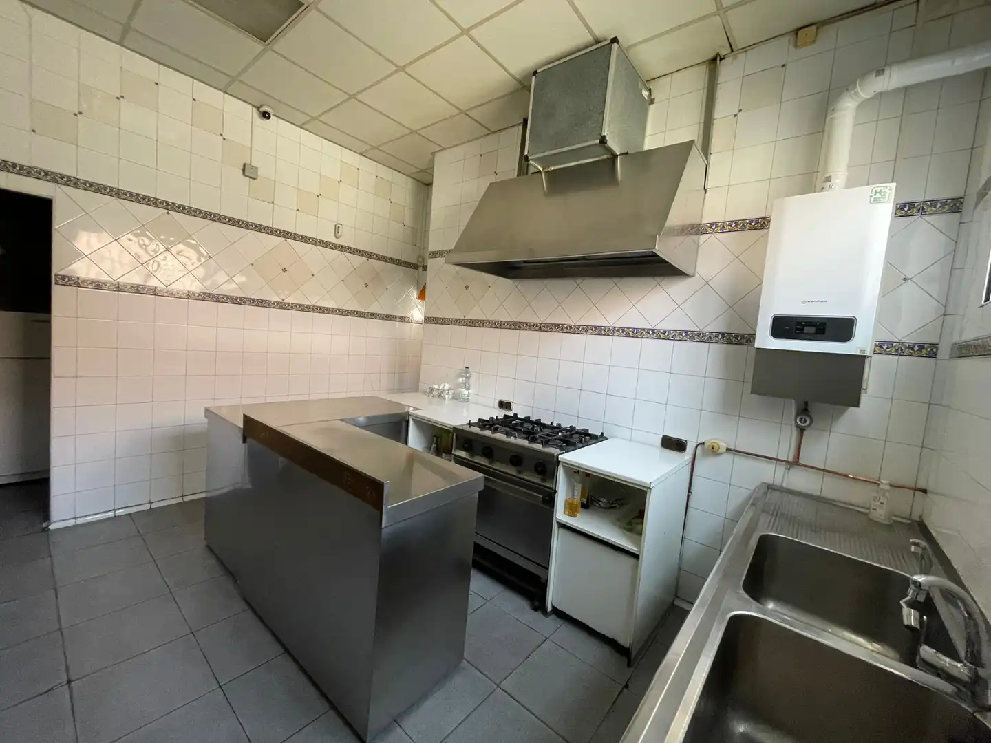 Cocina de Local en venta en Valle de Trápaga-Trapagaran con Aire acondicionado, Terraza y Amueblado