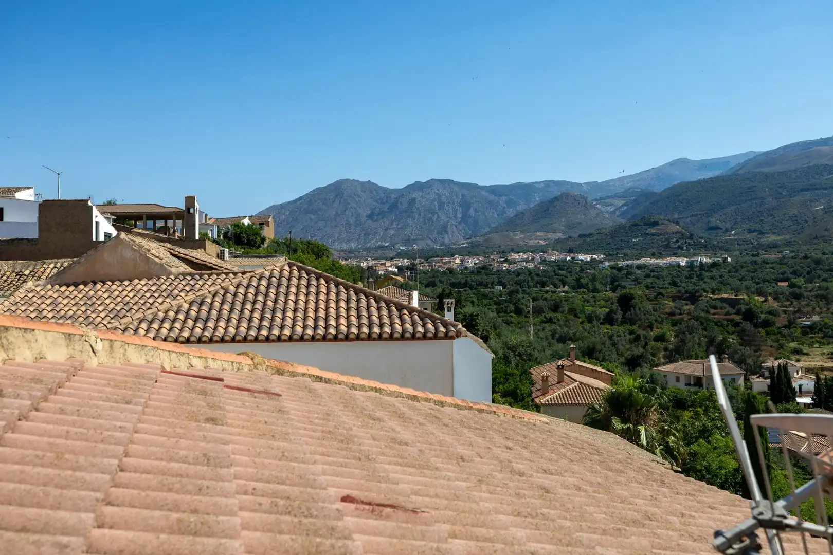 Vista exterior de Casa adosada en venda en Lecrín amb Terrassa, Traster i Balcó