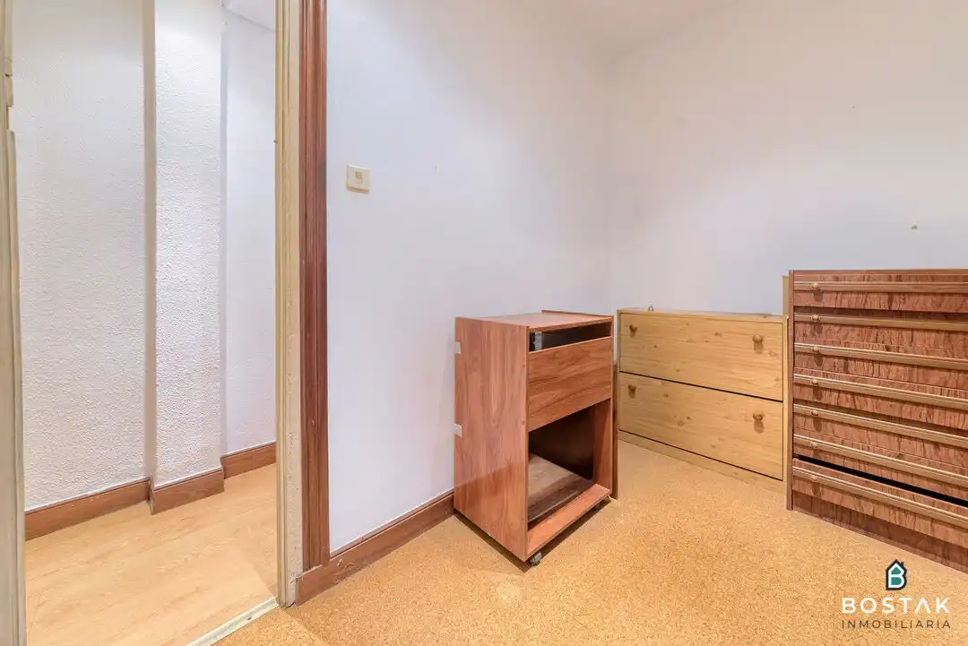 Habitación de Piso en venta en Bilbao  con Calefacción y Balcón