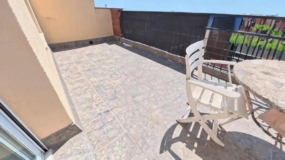 Terraza de Ático en venta en Barcelona con Calefacción, Terraza y Alarma