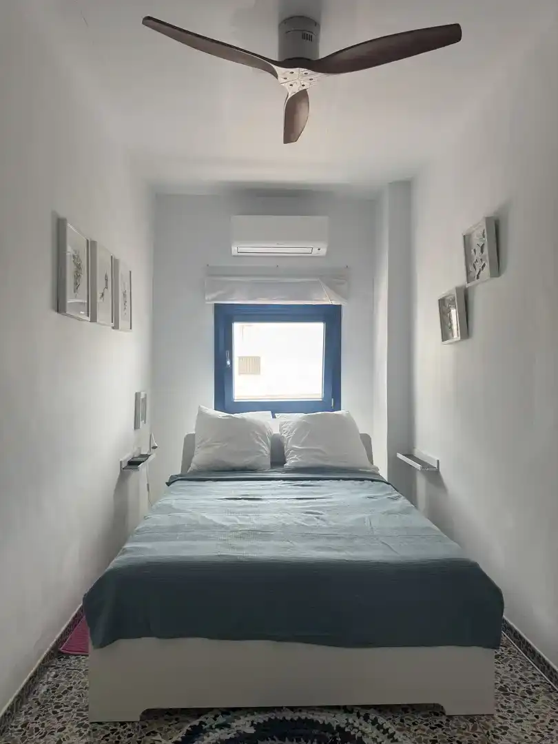 Dormitori de Casa adosada en venda en Sayalonga amb Aire condicionat