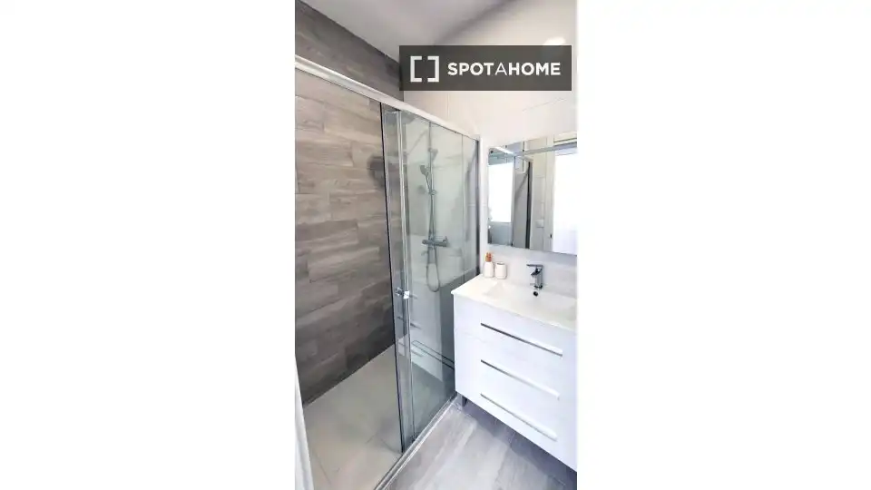 Baño de Piso de alquiler en Sagunto / Sagunt con Aire acondicionado, Calefacción y Amueblado