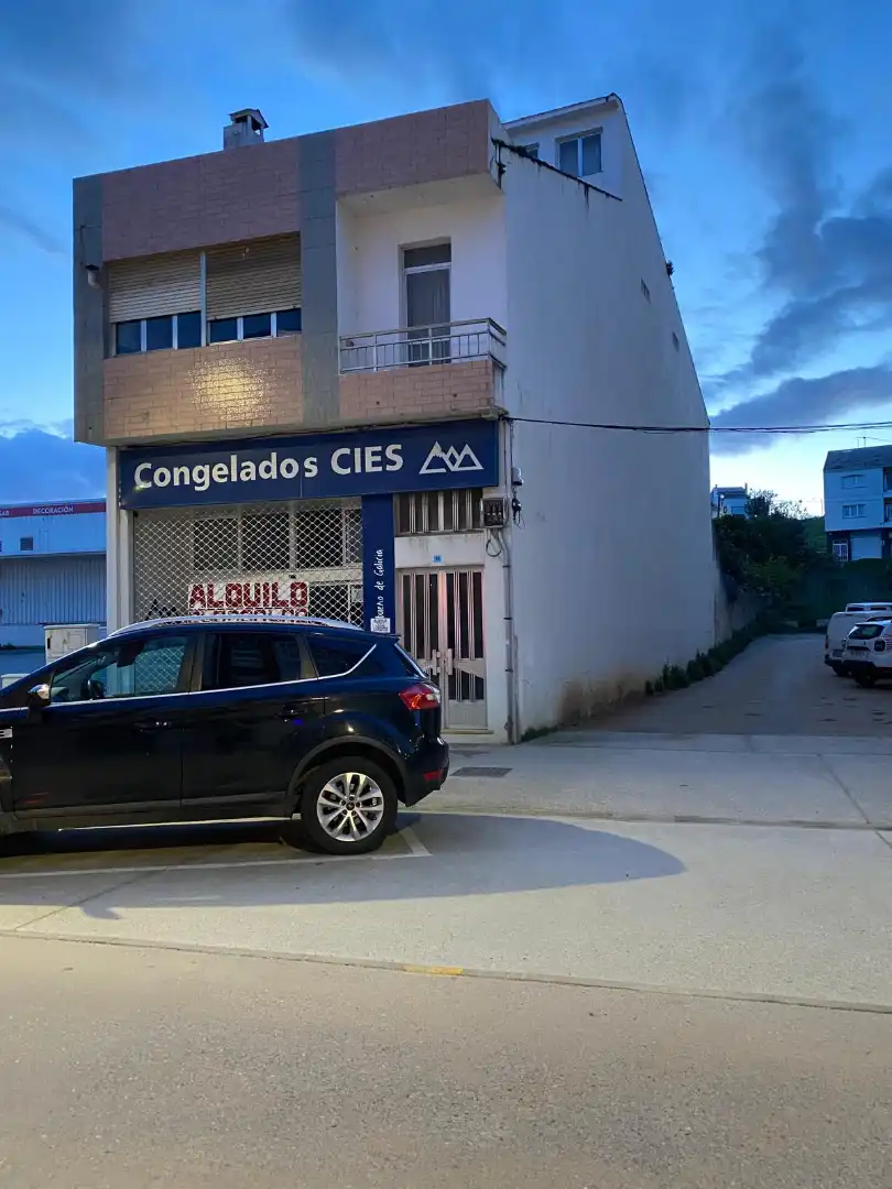 Locale commerciale in affitto a Avenida Álvaro Cunqueiro 44, imagen 5