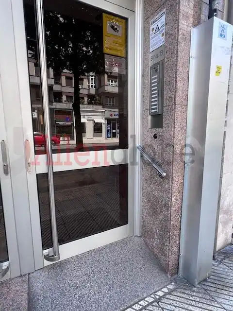 Apartamento en venta en Oviedo  con Calefacción