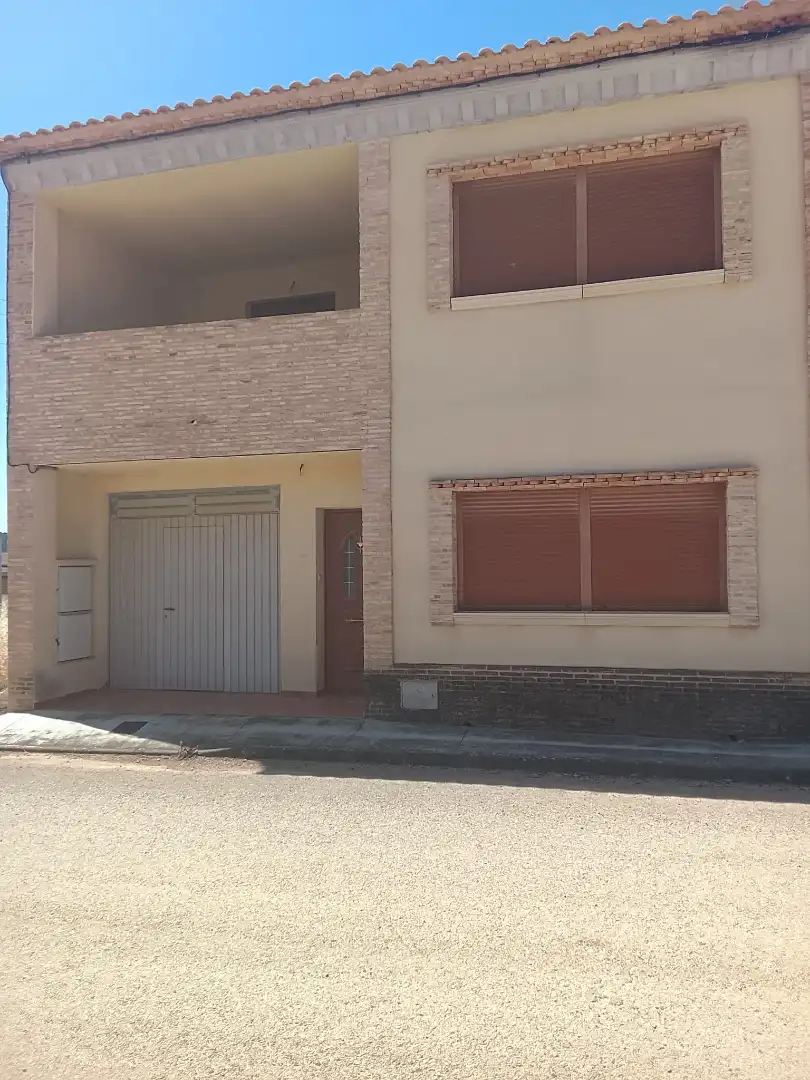 Vista exterior de Casa o chalet en venta en El Picazo   con Balcón