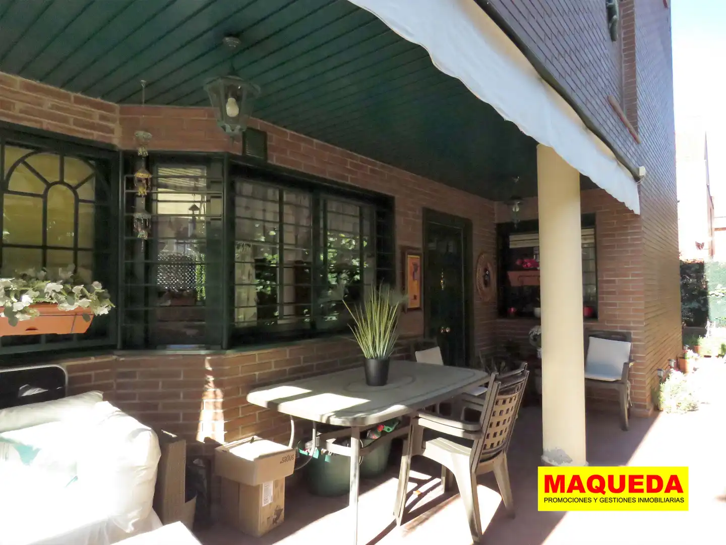 Terrassa de Casa adosada en venda en Alcorcón amb Aire condicionat, Calefacció i Jardí privat