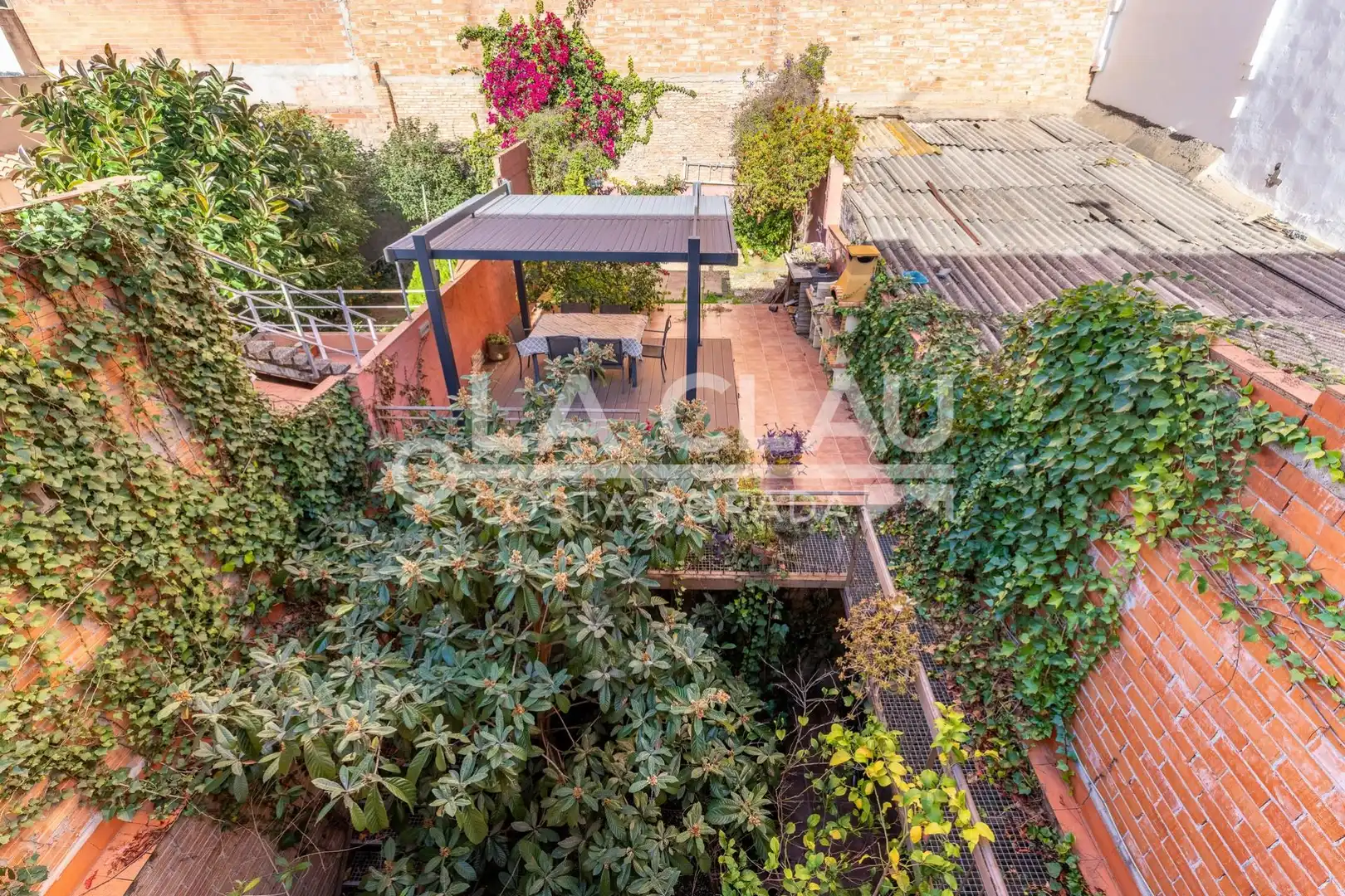 Garten von Einfamilien-Reihenhaus zum Verkauf in Gavà mit Heizung