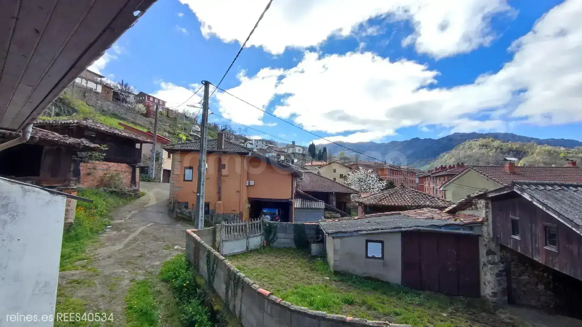 Vista exterior de Casa o xalet en venda en Mieres (Asturias)