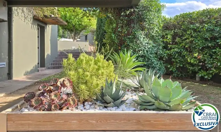 Jardí de Casa o xalet en venda en La Jonquera amb Aire condicionat, Calefacció i Jardí privat