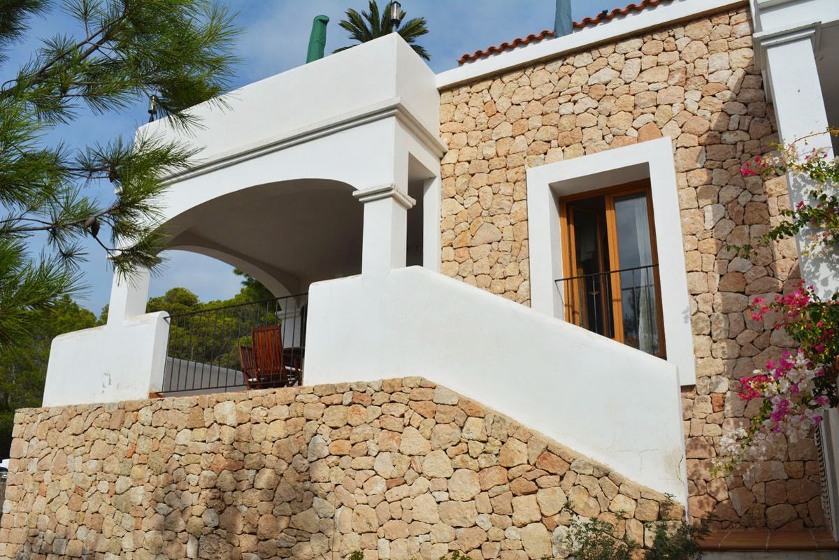 Vista exterior de Casa adosada de lloguer en Sant Josep de sa Talaia amb Aire condicionat, Jardí privat i Terrassa