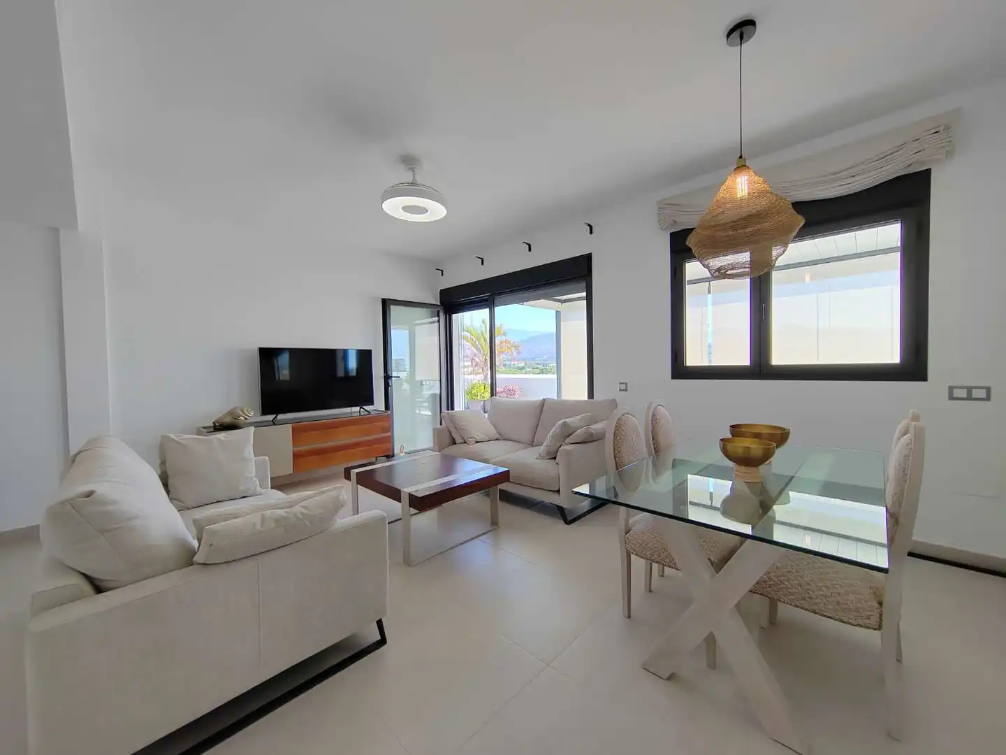 Living room of Attic for sale in Vélez-Málaga  with Air Conditioner, Swimming Pool and Internet