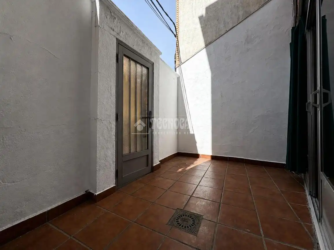 Balcony of Houses for sale in Pinto  with Air Conditioner and Heating