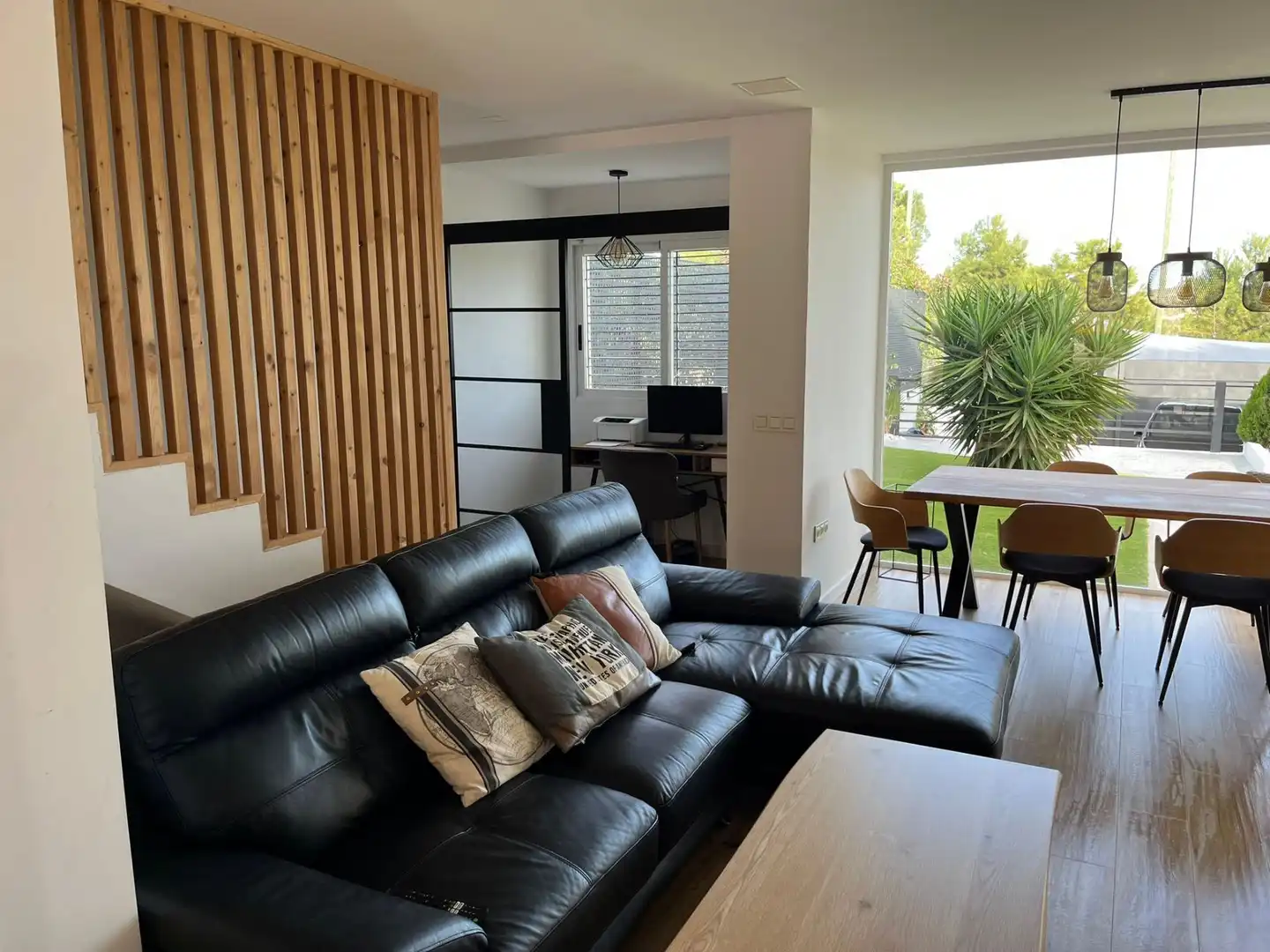 Living room of Detached homes for sale in Monforte del Cid  with Air Conditioner, Private garden and Parquet flooring