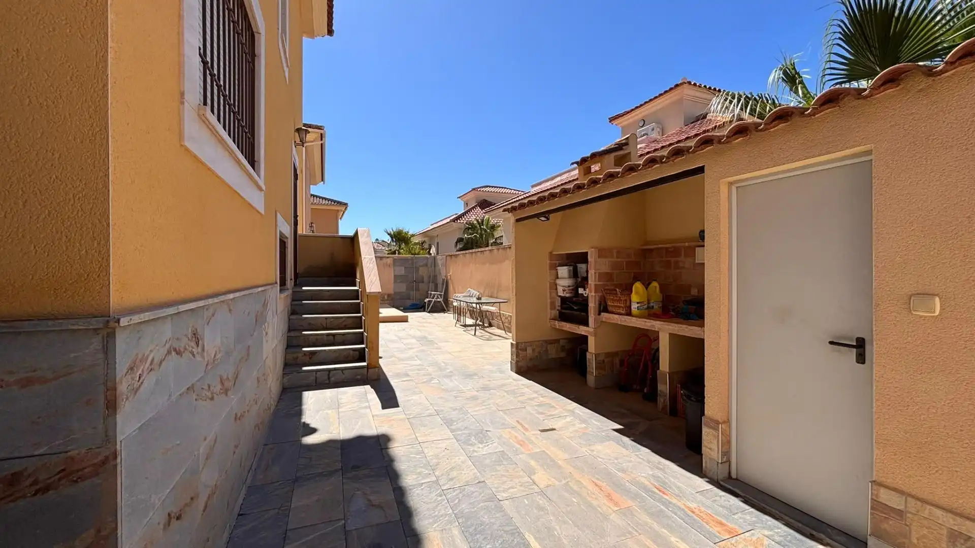 Detached house with terrace for sale in Calle Calle Naranjo de Bulnes, imagen 11