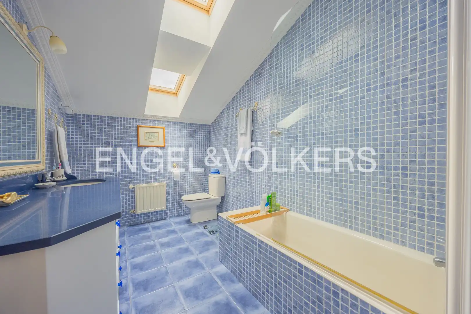 Baño de Casa o chalet en venta en Loiu con Calefacción, Jardín privado y Trastero