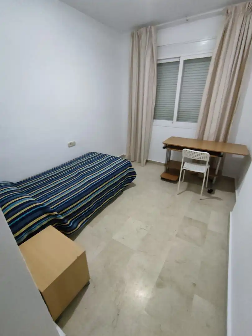 Bedroom of Flat for rent in Algeciras  with Air Conditioner, Furnished and Pets allowed