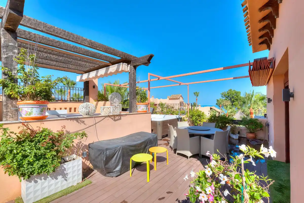 Terrasse von Maisonette zum Verkauf in Marbella mit Klimaanlage, Terrasse und Gemeinschaftspool