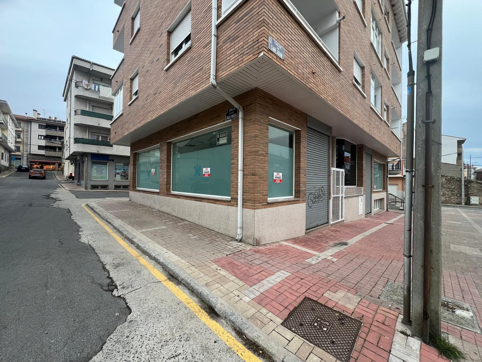 Vista exterior de Local de lloguer en Las Navas del Marqués  amb Calefacció