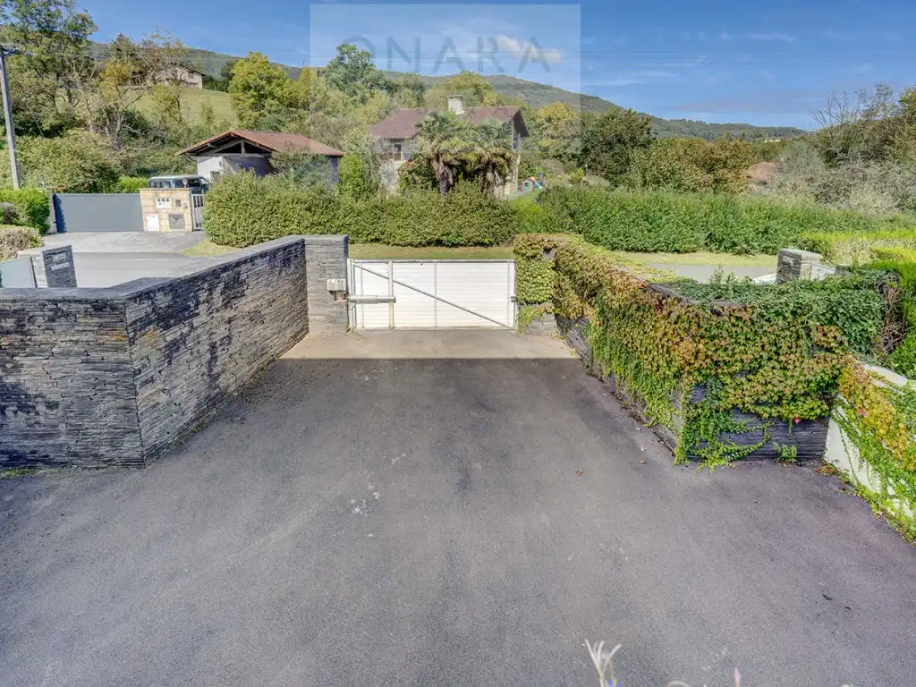 Parking de Casa adosada en venta en Hondarribia con Jardín privado y Piscina comunitaria