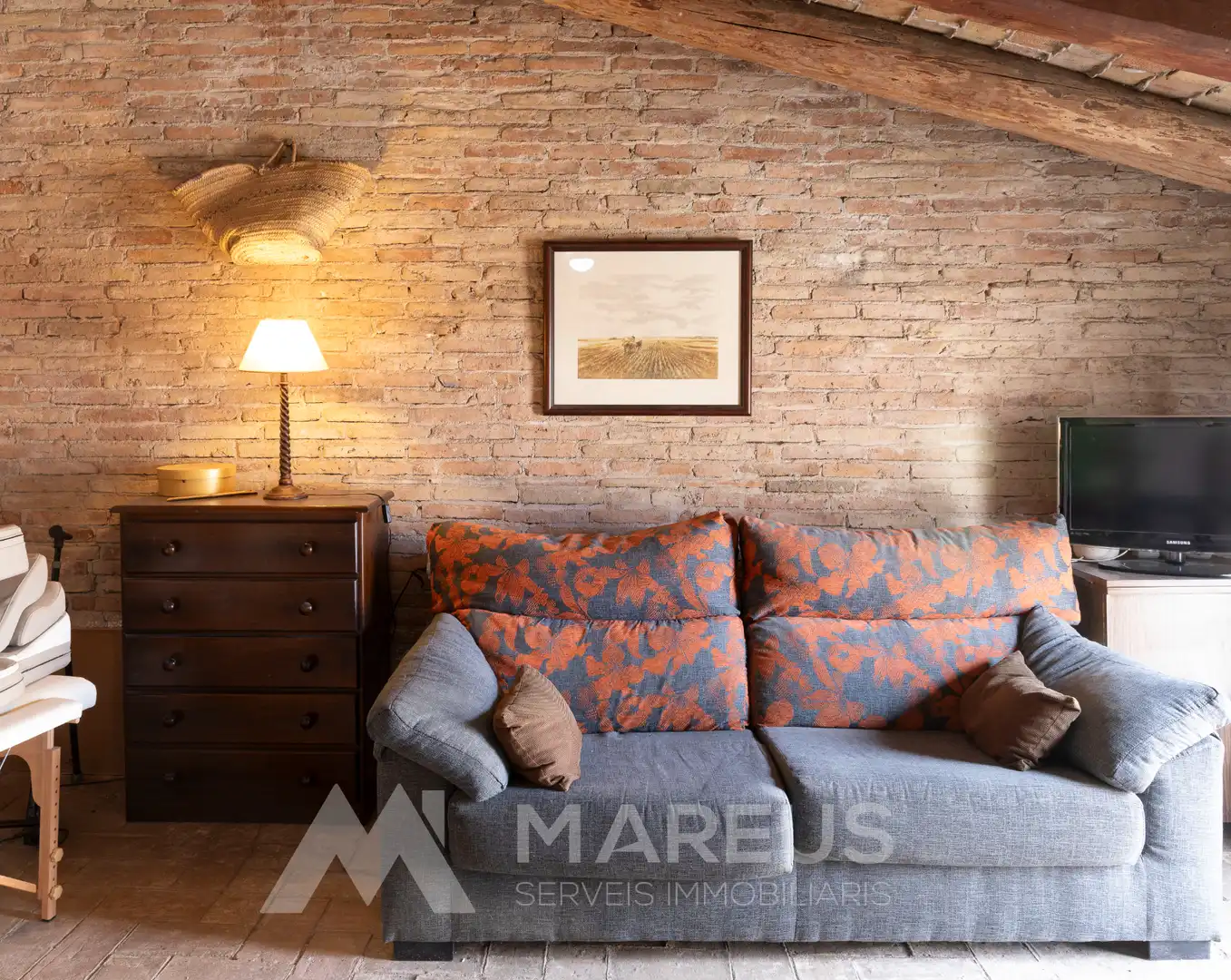 Sala de estar de Casa adosada en venta en Torrelavit con Calefacción