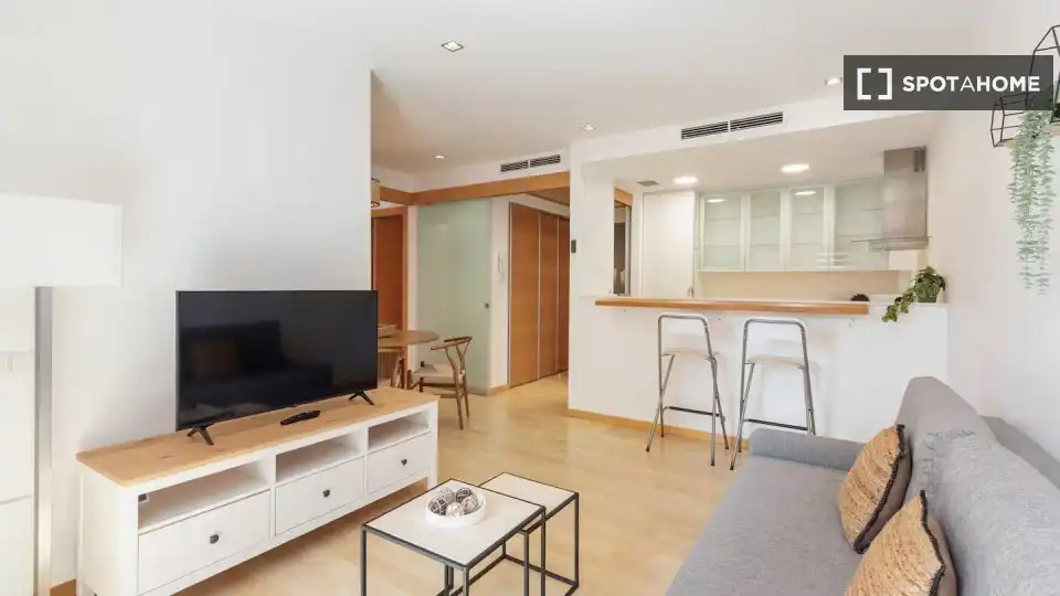 Flat with terrace to rent in Sant Martí, imagen 2