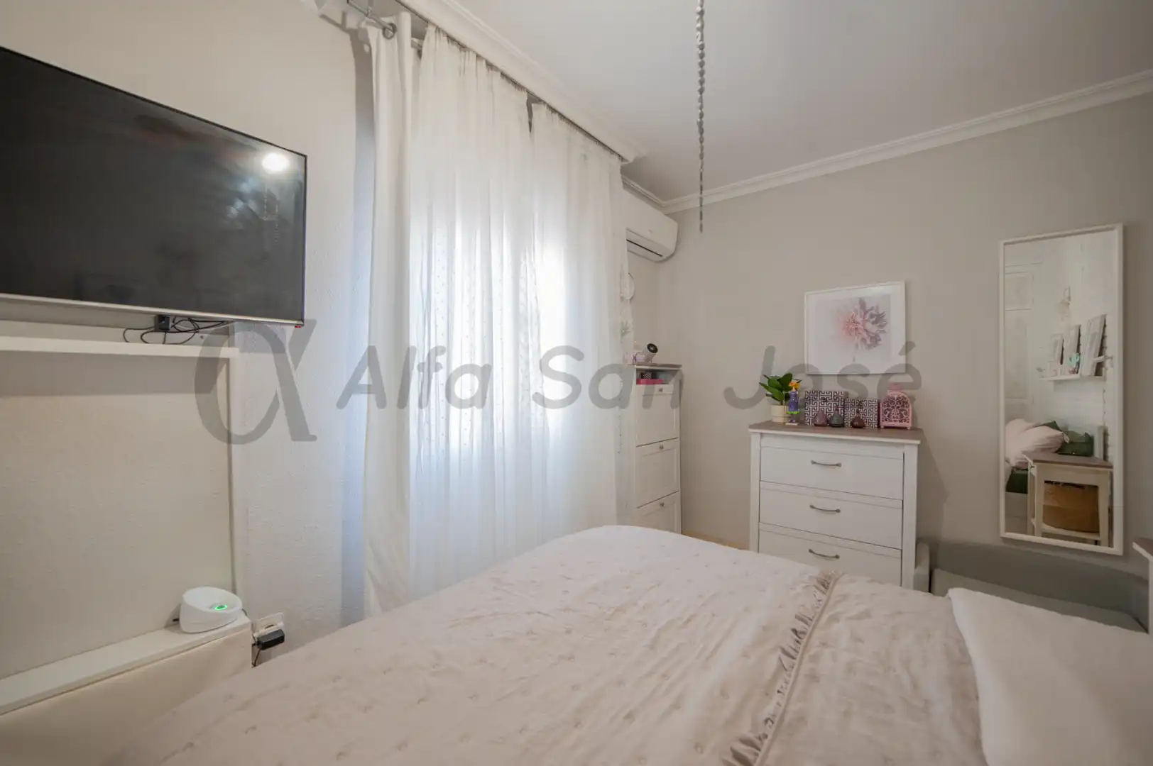 Habitación de Piso en venta en La Rinconada con Aire acondicionado