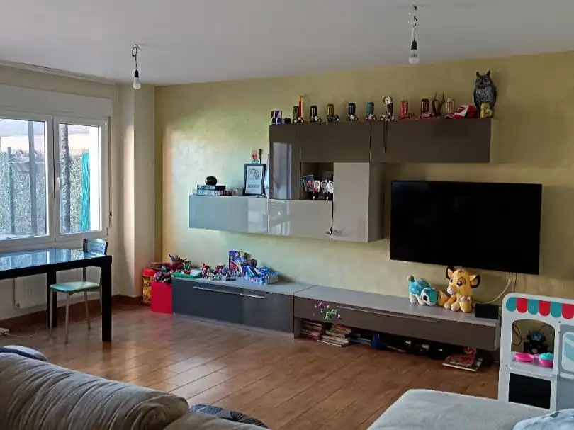 Sala d'estar de Casa adosada en venda en Arcos amb Aire condicionat, Calefacció i Jardí privat
