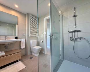 Bathroom of Flat to rent in Pontevedra Capital   with Heating, Terrace and Storage room