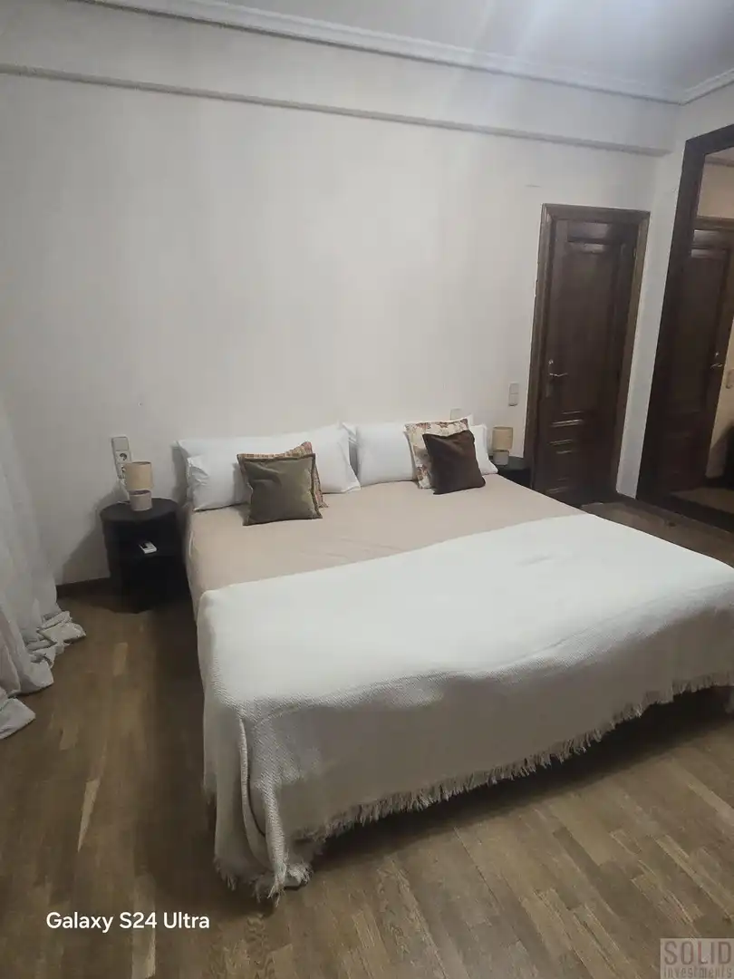 Bedroom of Flat for rent in Valencia  with Air Conditioner and Balcony