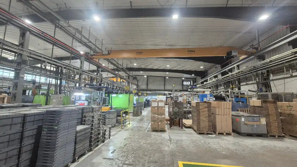 Fabrikhallen zur Miete in Cerdanyola del Vallès mit Heizung und Alarm