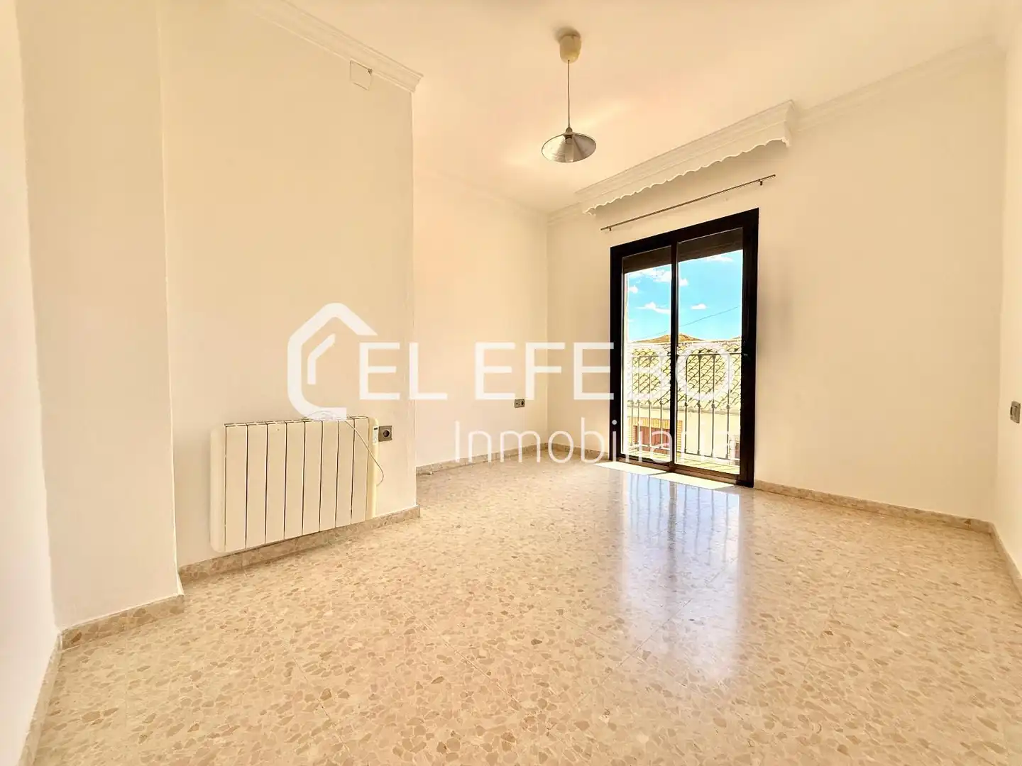 Vista exterior de Casa o xalet de lloguer en Antequera amb Aire condicionat, Calefacció i Terrassa