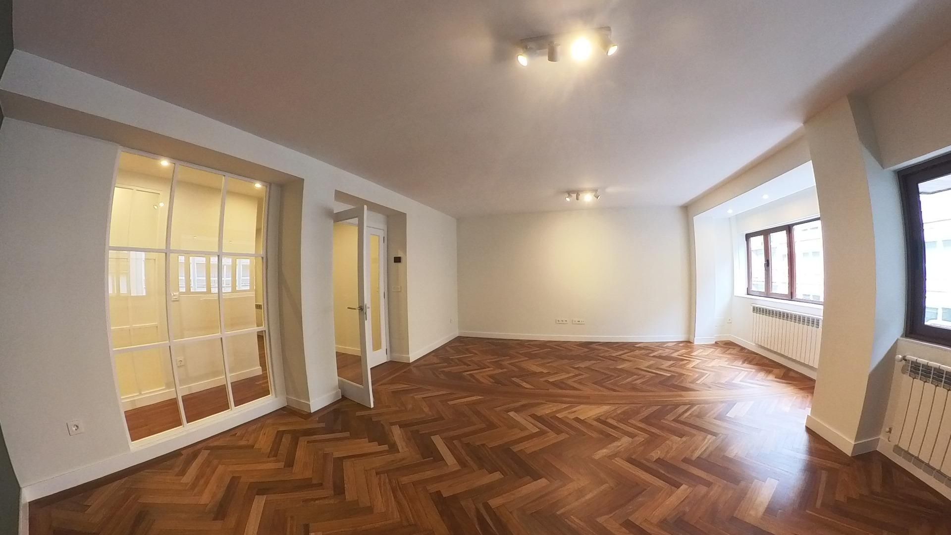 Flat to rent in  XENERAL PARDIÑAS, Ensanche - Sar