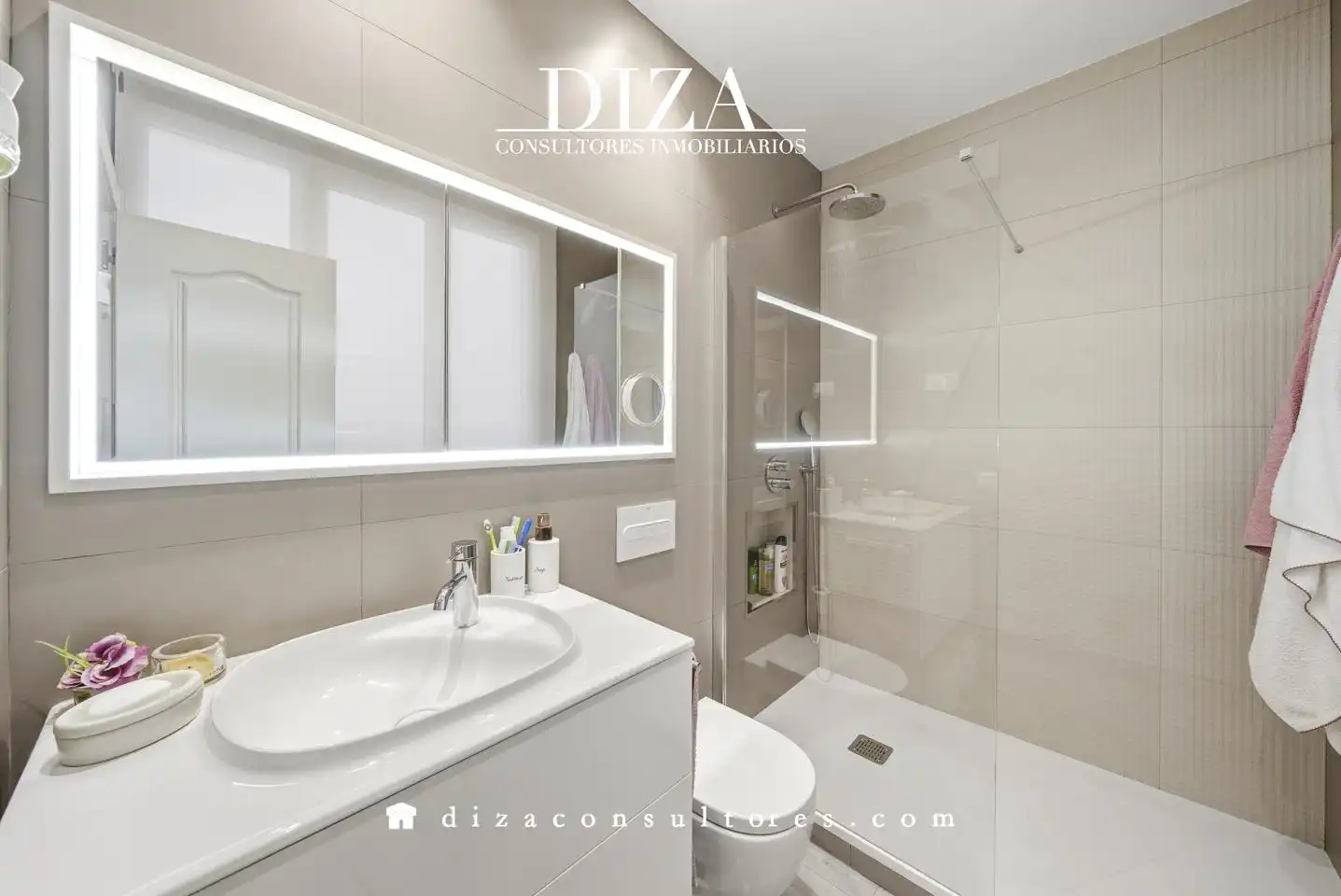 Badezimmer von Wohnung zum Verkauf in Madrid mit Klimaanlage, Heizung und Balkon