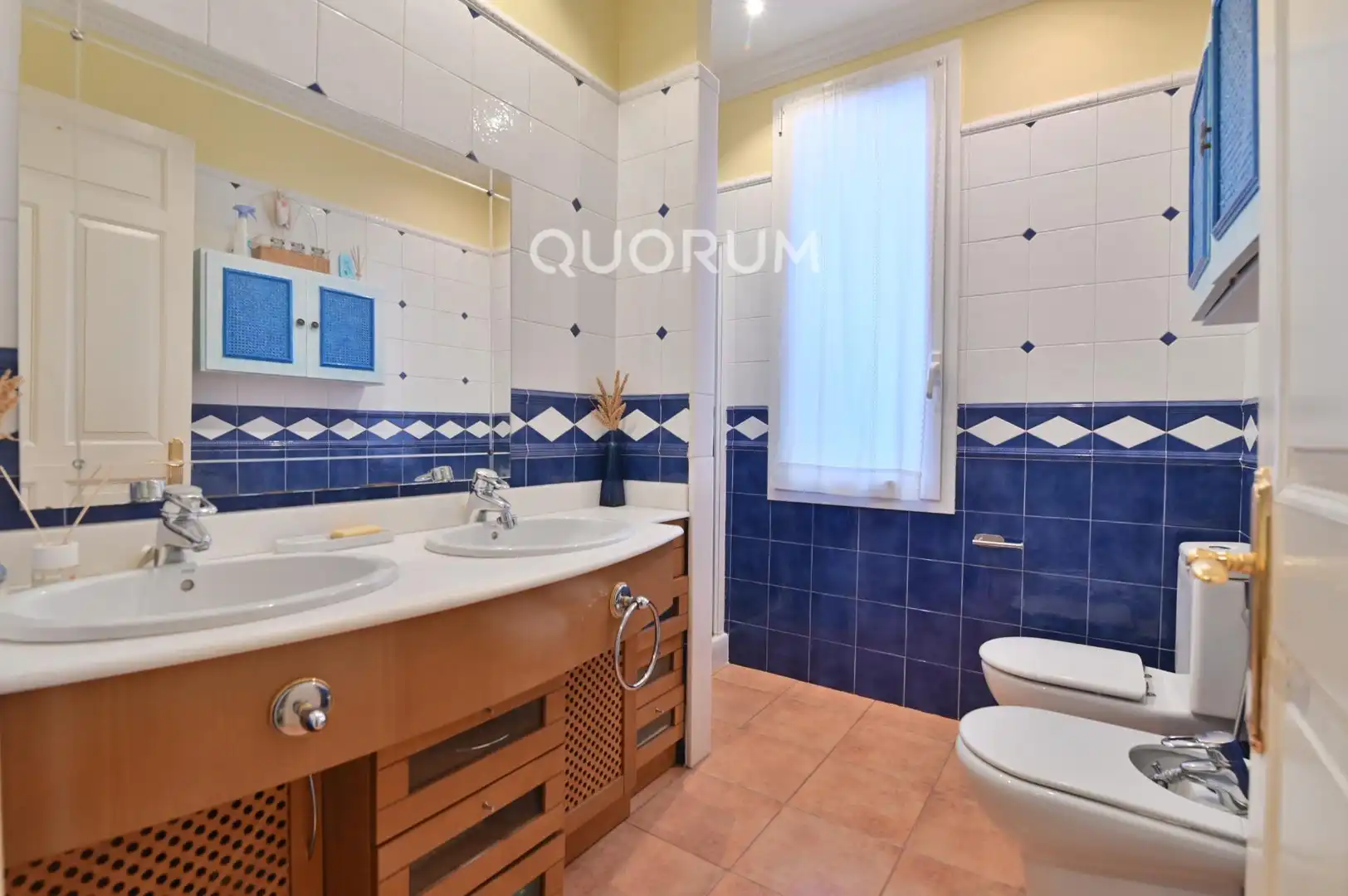 Baño de Piso en venta en Bilbao  con Calefacción y Balcón