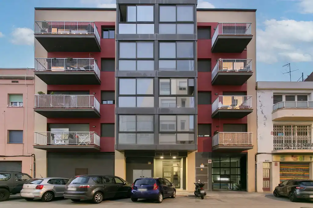 Piso con ascensor en venta en C/ Guifre