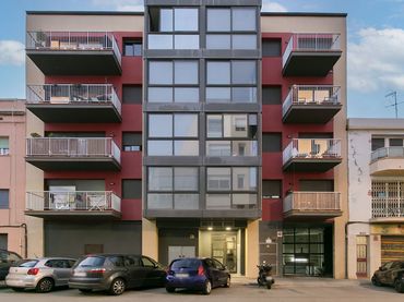 Piso con ascensor en venta en C/ Guifre