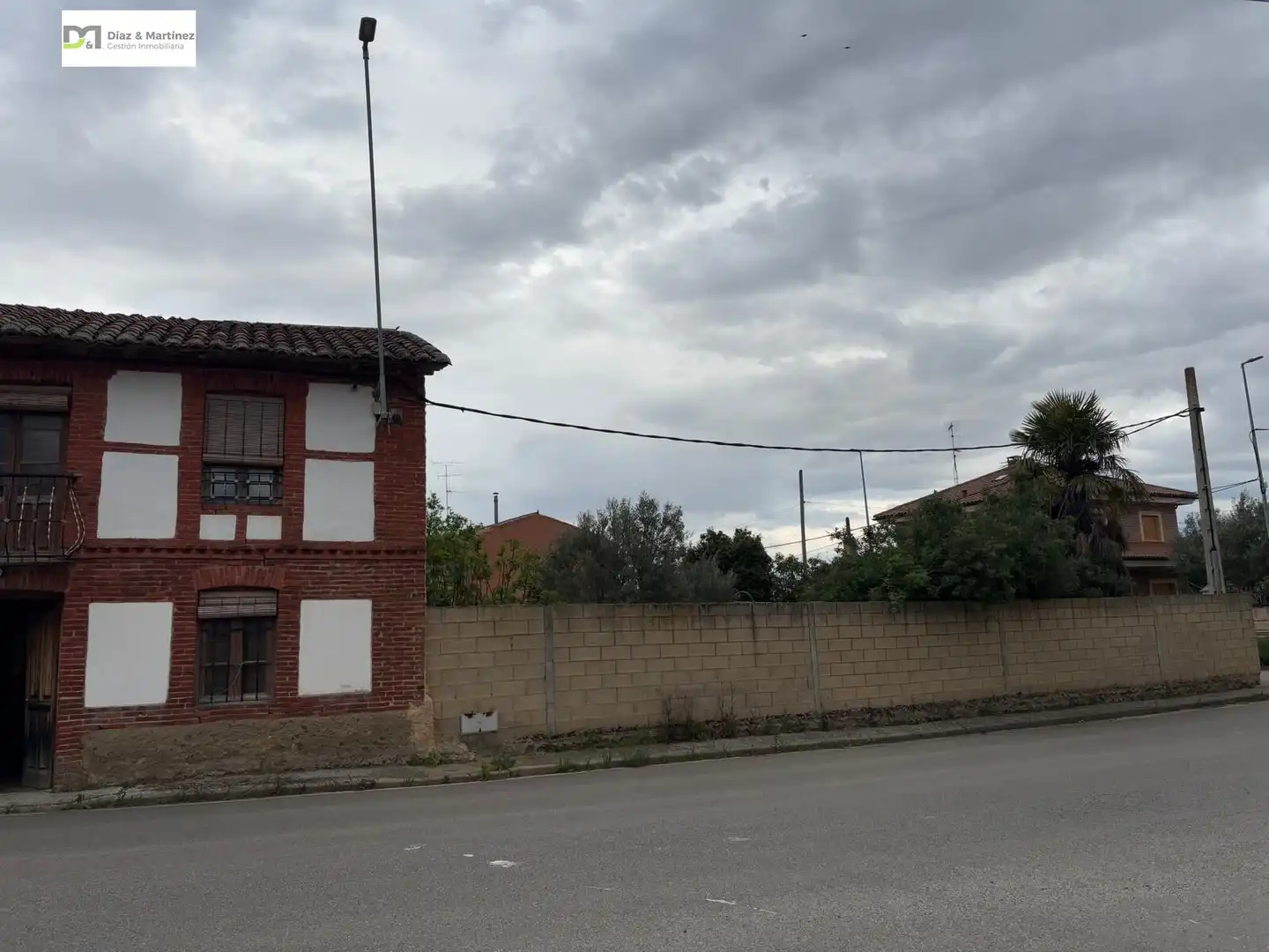Vista exterior de Casa o chalet en venta en Villaturiel con Jardín privado