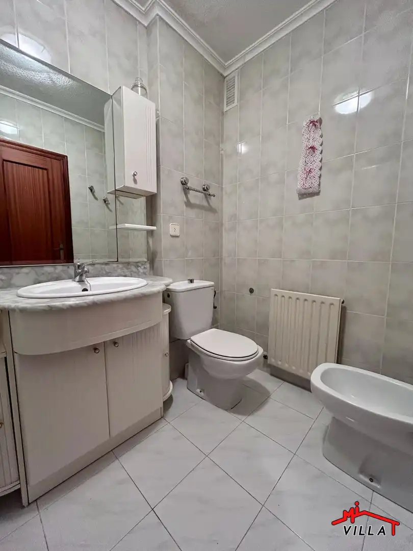 Baño de Casa adosada en venta en Laredo con Calefacción