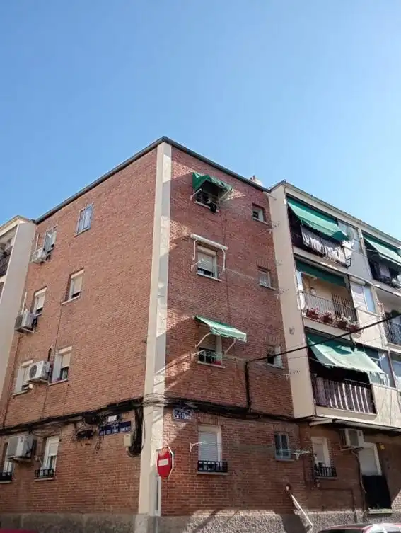 Vista exterior de Planta baixa en venda en Madrid
