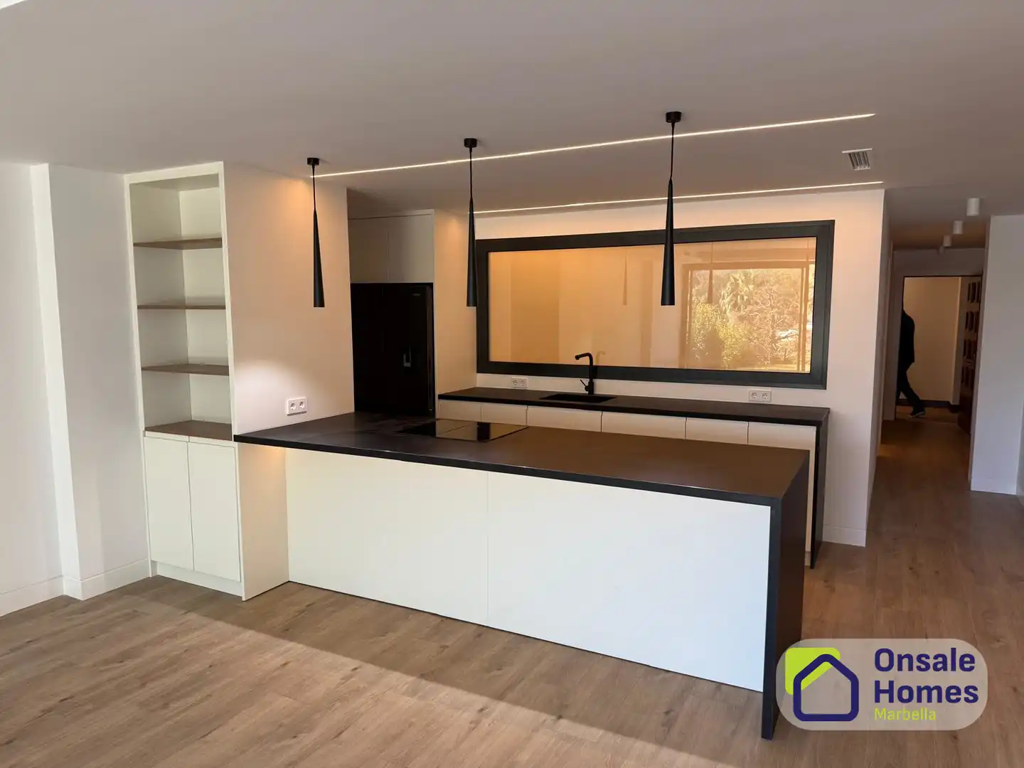Cuina de Apartament en venda en Marbella amb Aire condicionat, Jardí privat i Traster