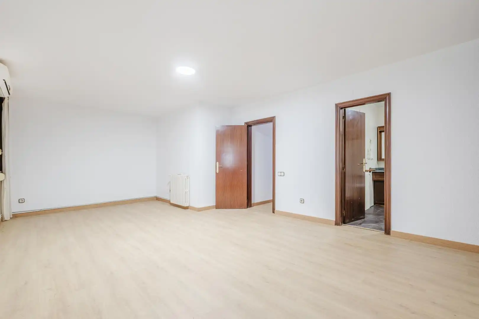 Houses for sale in Terrassa  with Air Conditioner, Heating and Private garden