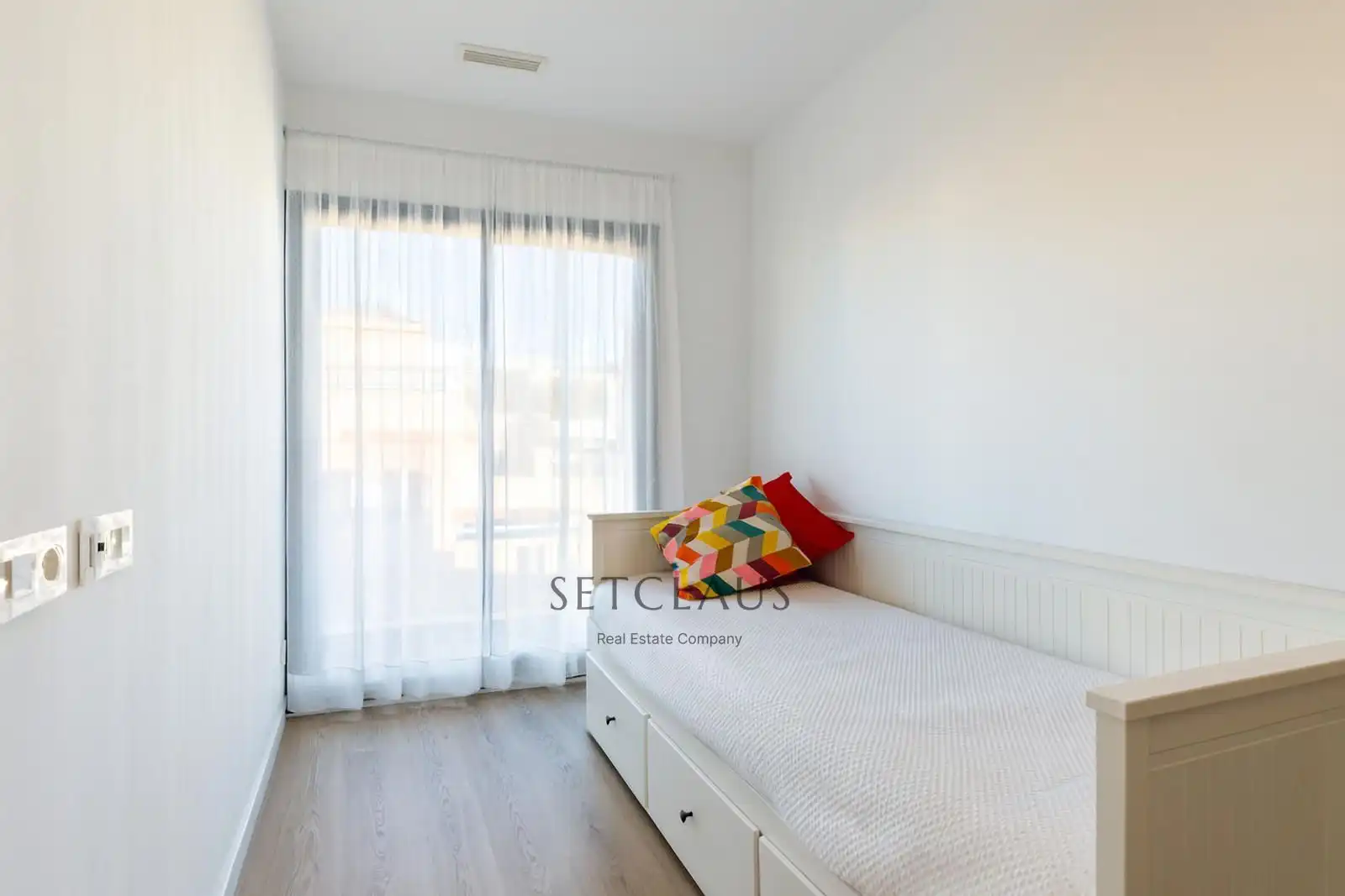 Bedroom of Flat for sale in El Masnou  with Air Conditioner, Heating and Terrace