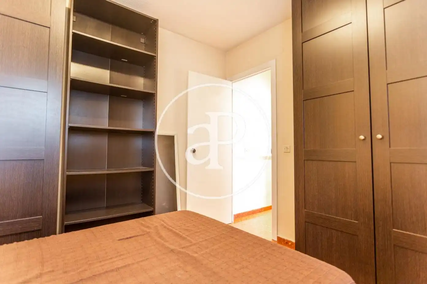 Habitación de Piso de alquiler en Valencia con Calefacción, Jardín privado y Amueblado