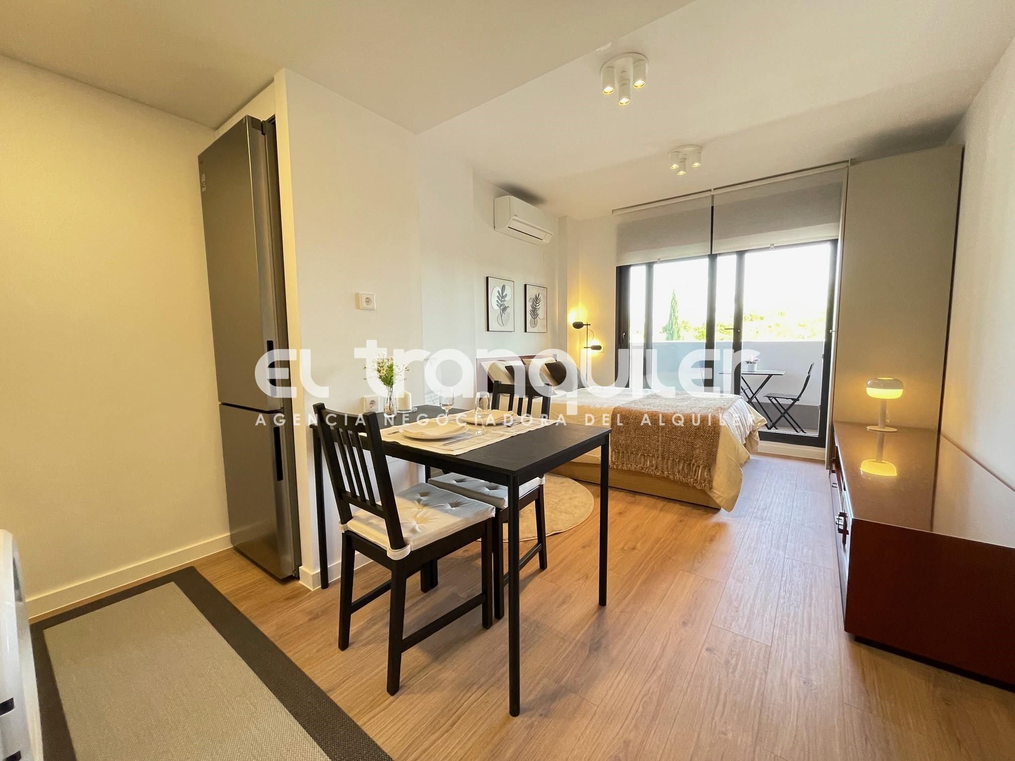 Habitación de Estudio de alquiler en San Sebastián de los Reyes con Aire acondicionado, Parquet y Terraza