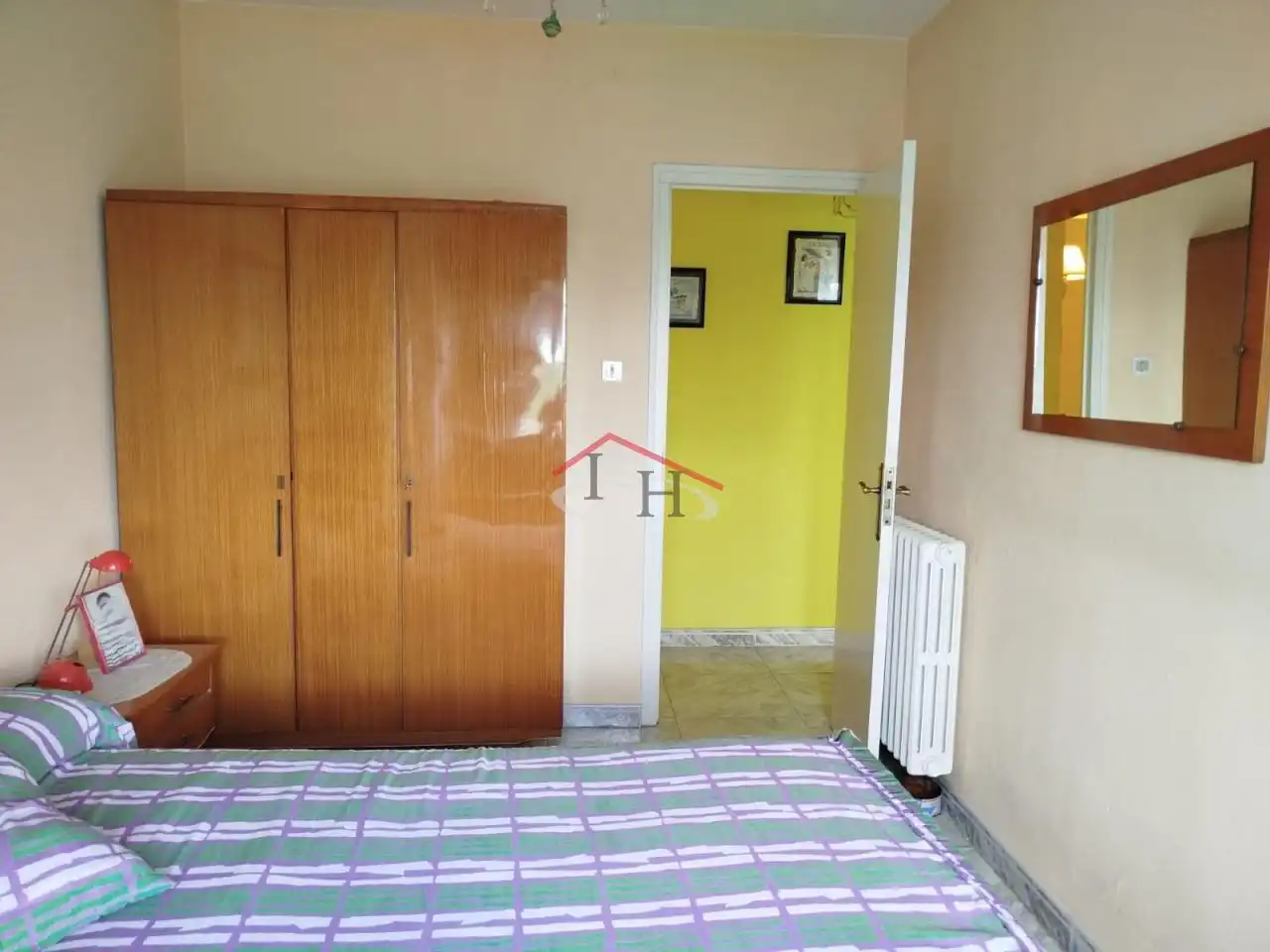 Dormitori de Casa o xalet en venda en León Capital  amb Calefacció, Terrassa i Balcó