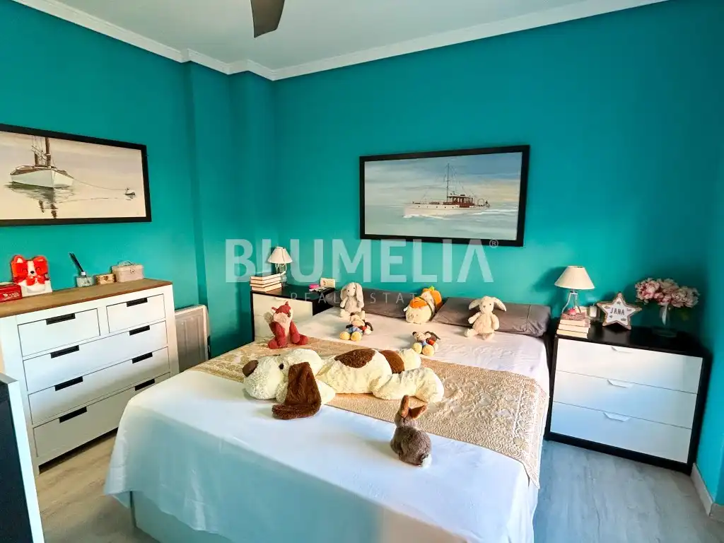 Habitación de Apartamento de alquiler en Dénia con Aire acondicionado, Calefacción y Jardín privado