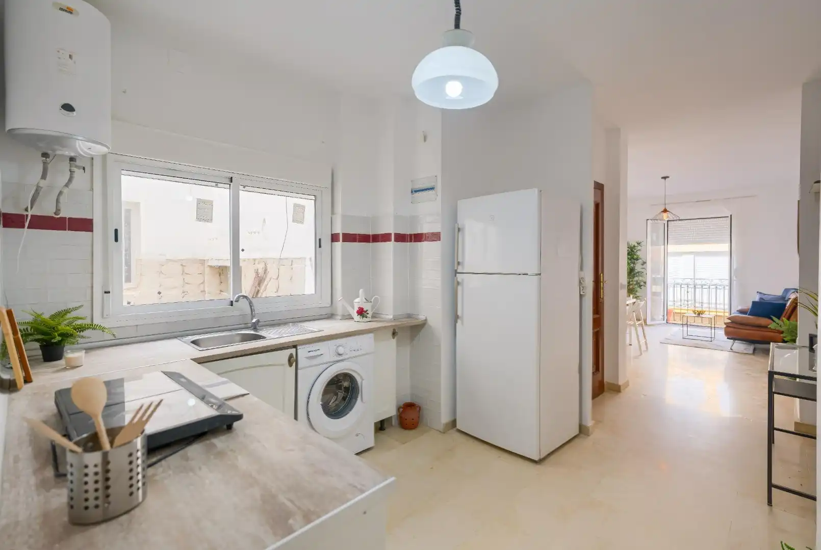 Cuina de Pis en venda en Sevilla amb Aire condicionat, Terrassa i Balcó